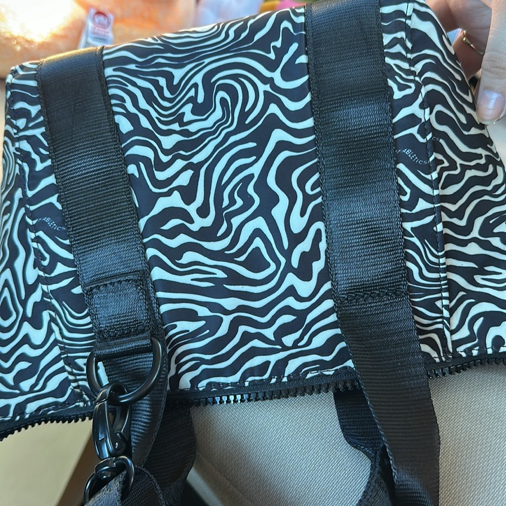 Fabletics Mini Marbled Zebra - image 2